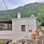 Village Sense, Pergola & Unlimited View Vakantiehuis Fallika