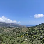 Vakantiehuis Village Sense, Pergola & Unlimited View Fallika